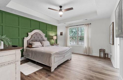 Clarksville House | The Gate 4 Getaway!