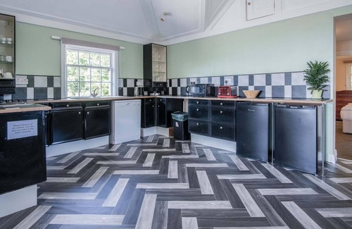 Pendine Apartment | The Gatehouse - 2 Bedroom Apartment - Pendine