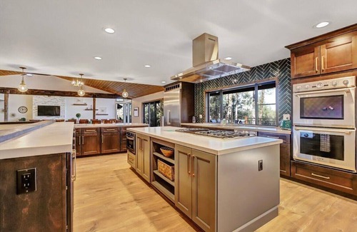 Nevada City House | The Gathering Place! Sleeps 24, Lakeview, Hot tub, Game room
