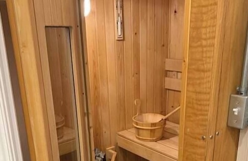 Rexburg House | The Gathering Place: 5-BDRM Mega hot tub sauna