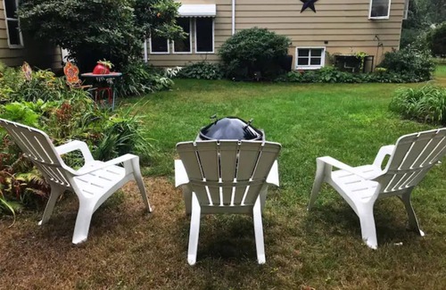 Erie House | The Gathering Place (rent the entire home)