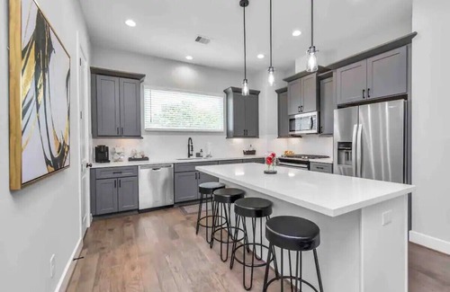 Lawndale/ Wayside Apartment | The Gatsby