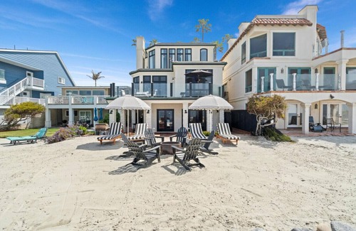 South Oceanside House | The Gaugain House · Oceanfront Gem, Sand, Surf + Sunsets