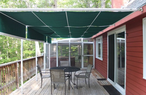 Birch Hill House | The Gecko Inn - Shopping, Santas Village, Skiing, Hot Tub, hikes, families, pets