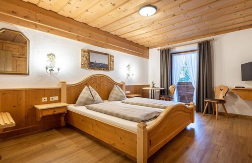 Filzmoos Bed & Breakfast | The Geierberg - double room with balcony, shower, WC