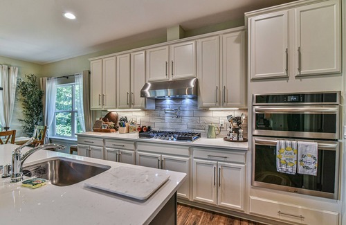 Black Mountain House | The Gem: Gated Luxury Mtn Home - Hot Tub/Sauna/Basketball/EV Charger/Hiking