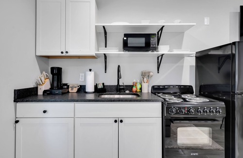 Wilmington Apartment | The Gem – New & Wilmington Hideaway