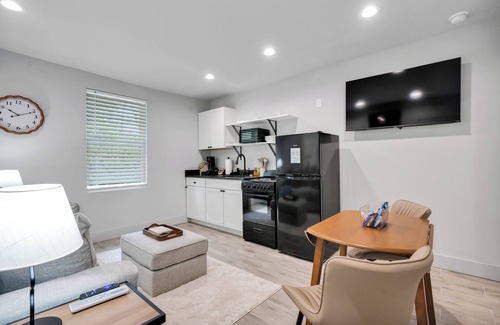 Wilmington Apartment | The Gem – New & Wilmington Hideaway