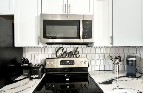 Ladson Apartment | The Gem- Stylish 2BR/1BA Renovated Duplex