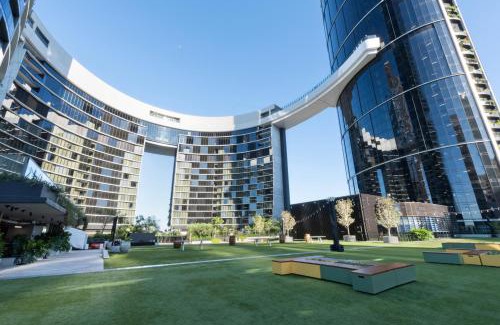 Brisbane Central Business District Apartment | The Gemini - Queens Wharf Residence - 3BD Luxury Apartment & Carpark