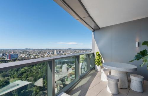 Brisbane Central Business District Apartment | The Gemini - Queens Wharf Residence - 3BD Luxury Apartment & Carpark