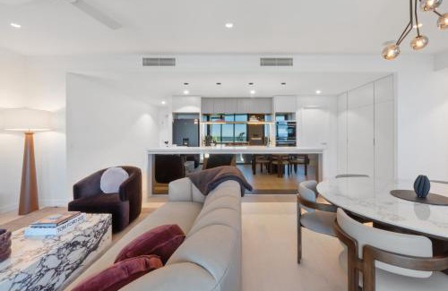 Brisbane Central Business District Apartment | The Gemini - Queens Wharf Residence - 3BD Luxury Apartment & Carpark