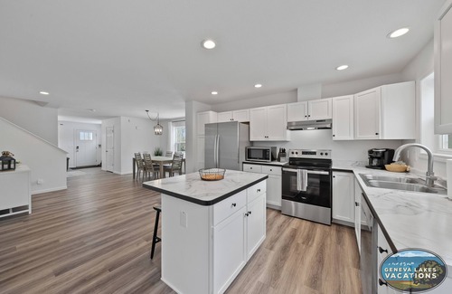 Lake Geneva House | The Geneva Collection- Sleeps 40- 2 Blocks to Downtown