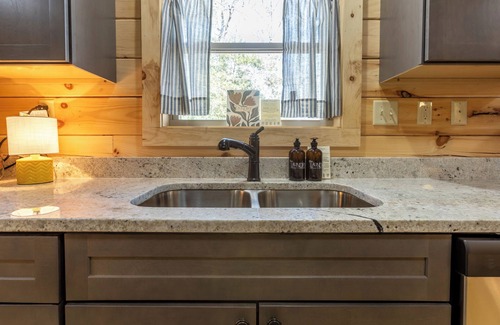 Black Mountain Cabin | The Gertie Cabin w/Hot Tub at Halfback Hollar Farm