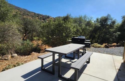 Three Rivers House | The Getaway -6 miles from SNP