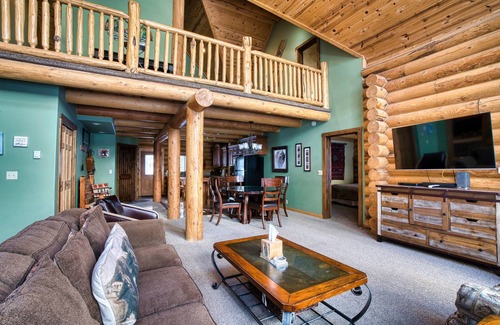 Island Park Cabin | The Getaway at Ponds Lodge Cabin 16