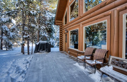 Island Park Cabin | The Getaway at Ponds Lodge Cabin 16
