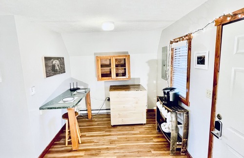Wellington Cabin | The Getaway - Wi-Fi - Pet friendly - 45 Acres - New Deck