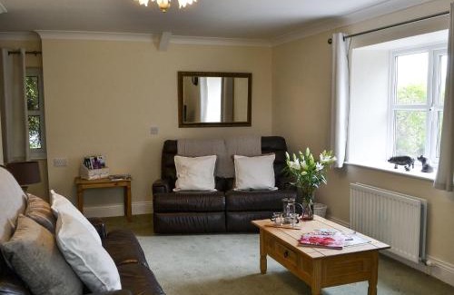 Hallington House | The Gin Gan Cottage