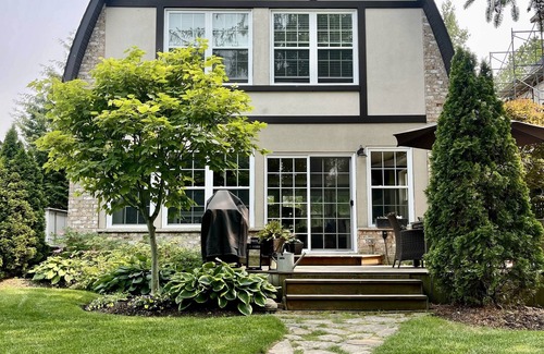 Innisfil House | The Gingerbread Guest House