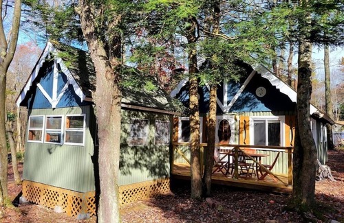 Albrightsville Cabin | The Gingerbread-Pocono cozy w/hot tub near lakes!