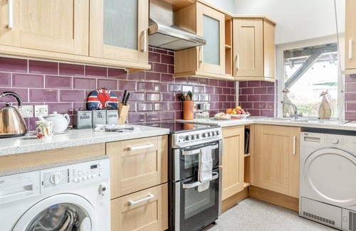 Mumbles Apartment | The Gite - One Bedroom Apartment, Sleeps 2