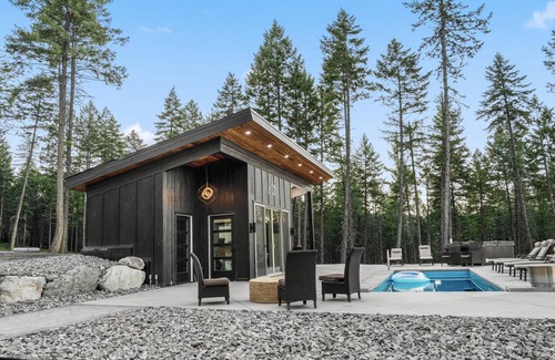 Lakeside House | The Glaicer House w/pool & hot tub