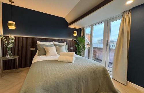 The Hague Center Apartment | The Glamorous Chic Garden view Apart R4