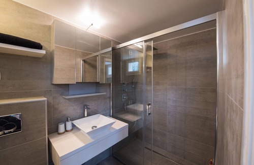 Vineuil-Saint-Firmin House | The Glass House at Vineuil Saint Firmin