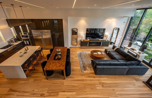 Hyde Park House | The Glass Haus II· Modern Luxury · River Oaks · Rooftop Terrace · Elevator ⭐️⭐️⭐️⭐️⭐️