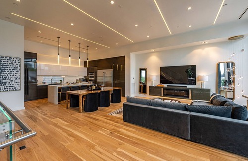Hyde Park House | The Glass Haus II· Modern Luxury · River Oaks · Rooftop Terrace · Elevator ⭐️⭐️⭐️⭐️⭐️