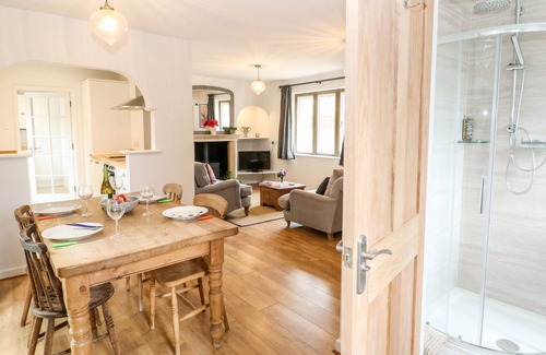 Painswick House | THE GLEBE, family friendly, with open fire in Painswick
