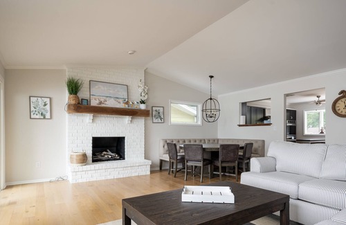 Fennville House | The Glistening Grape - High end Lake Retreat