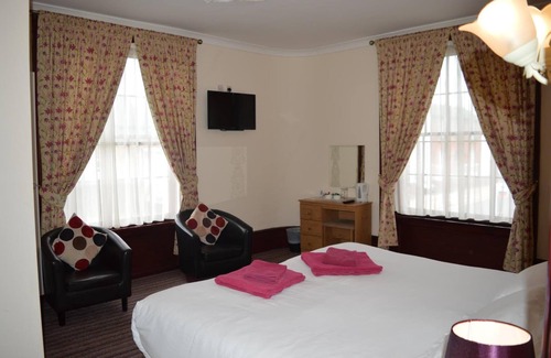 Colchester Hotel | The Globe Hotel