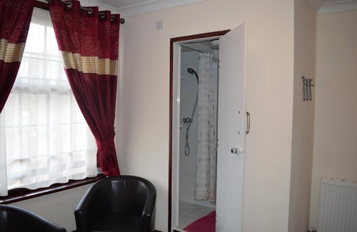 Colchester Hotel | The Globe Hotel
