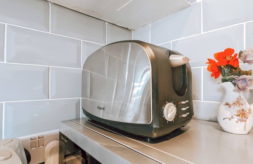 Knightsbridge and Belgravia Apartment | The Gloucester Studio near Paddington Station