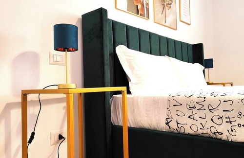 Salario Apartment | The Gold Apartment