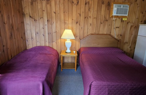 Lake George Cabin | The Gold Eagle Cottage 16