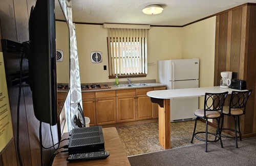 Lake George Cabin | The Gold Eagle Cottage 12