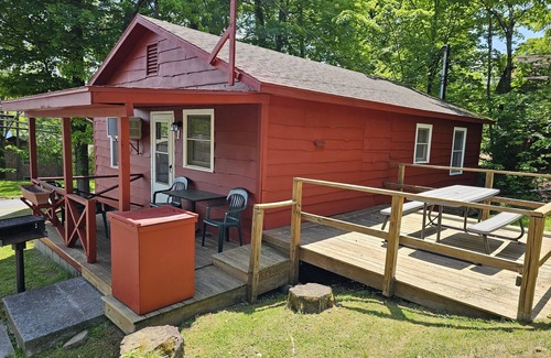 Lake George Cabin | The Gold Eagle Cottage 1