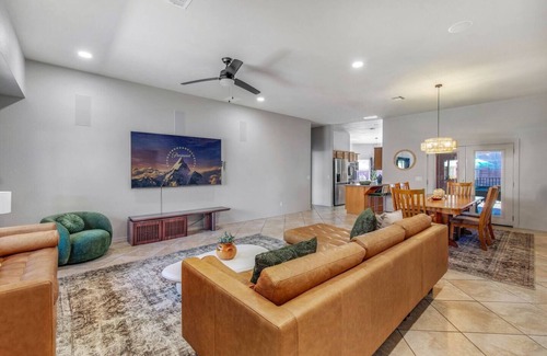 Lake Havasu City House | The Golden Hour Getaway | Pool | LakeViews | Games