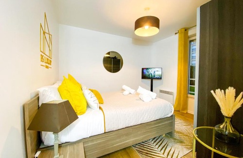 Corbeil-Essonnes Apartment | The Golden House * Parking * Garden