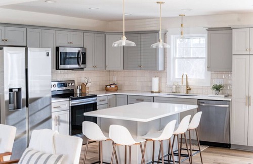 Madison Heights Apartment | The Golden Jewel, Game Room, Fire Pit and Deck!