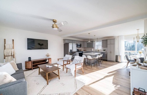 Madison Heights Apartment | The Golden Jewel, Game Room, Fire Pit and Deck!