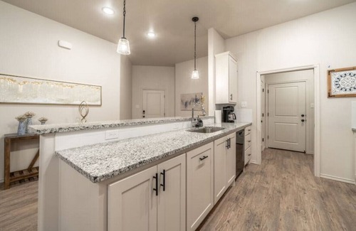 North by Northwest House | The Golden Paradise - 2BR/2BA - New Construction