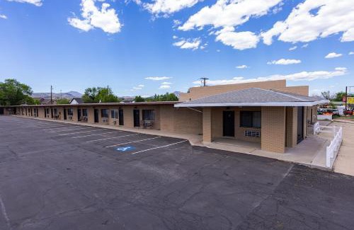 Panguitch Hotel | The Golden Spur Hotel