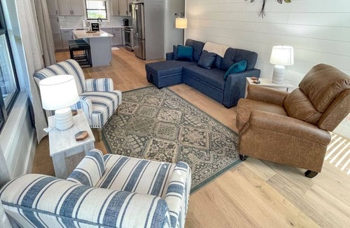 Franklin House | The Golfview Cottage