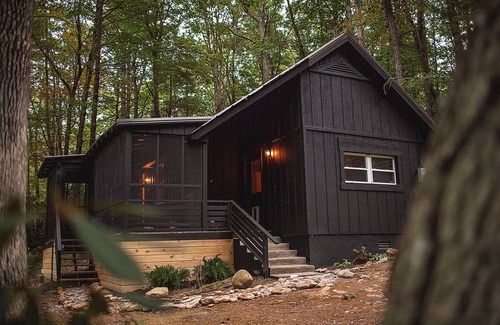 Rye Valley Cabin | The Goodday Getaway - cozy modern mountain cabin