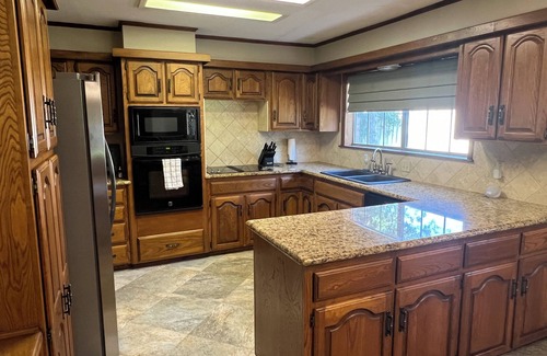 Woodson Village - Pershing House | The Goode House - Spacious 5BR Home in Historic Southside, Walk to Kyle Field!