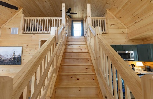 Black Mountain House | The Gordie Cabin w/Hot Tub at Halfback Hollar Farm